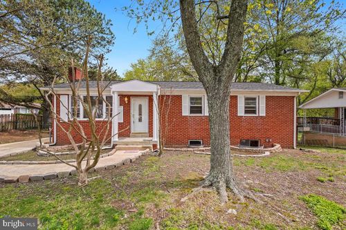 5630 Fisher Rd, TEMPLE HILLS, MD, 20748-4735 | Card Image
