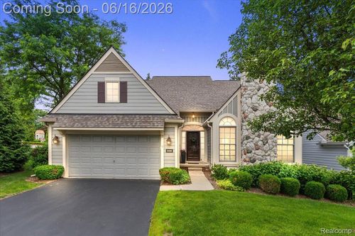 2486 Thistle Pointe, Bloomfield Hills, MI, 48304-1402 | Card Image