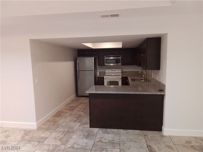 1869 Arbol Verde Way, Townhouse with 4 bedrooms, 2 bathrooms and null parking in Las Vegas NV | Image 33