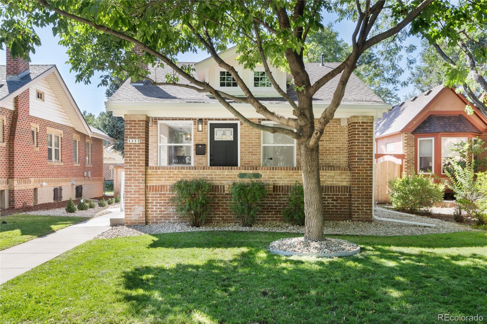 2555 Holly Street, For Sale in Denver Zoocasa