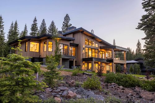 9275 Brae Rd, Truckee, CA, 96161-5222 | Card Image