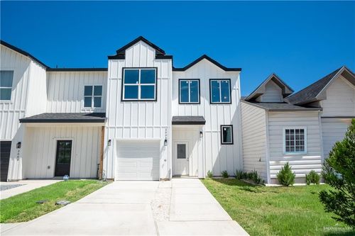 2005 Cassandra St, Mission, TX, 78572-8433 | Card Image