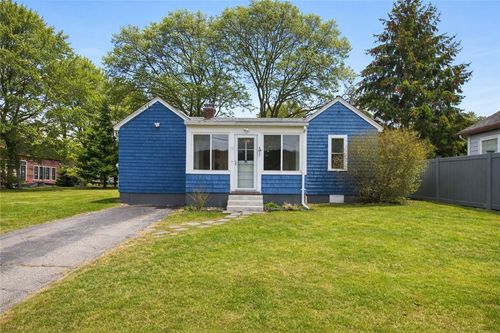 117 Circuit Dr, Narragansett, RI, 02882-2313 | Card Image