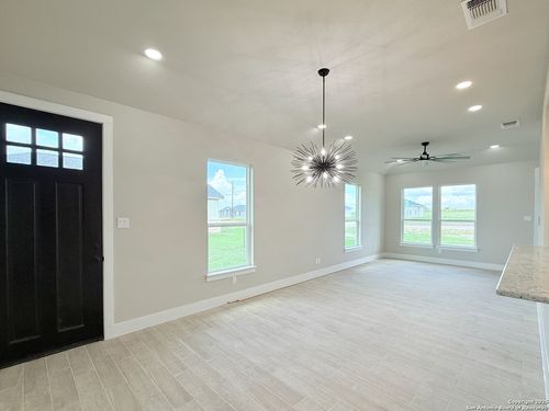 129 Camino Verde Ct, La Vernia, TX, 78121-5055 | Card Image