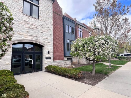 unit-202-222 N East St, Indianapolis, IN, 46204-2624 | Card Image