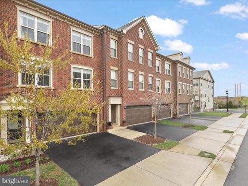 23689 Sailfish Sq, BRAMBLETON, VA, 20148-7631 | Card Image