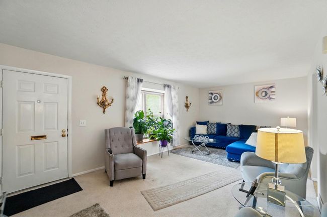Living Room - 5775 Corinne Creek Drive, Columbus, OH 43232 | Image 4