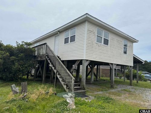 15 Be Be Ln, Ocracoke, NC, 27960 | Card Image
