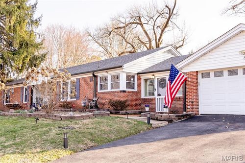 6 Cardigan Dr, Saint Louis, MO, 63135-1202 | Card Image