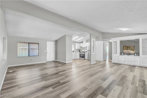 3069 Gavilan Ln, Las Vegas, NV, 89122-3372 | Card Image