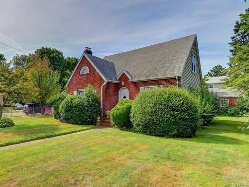 422 5th Ave, E Northport, NY, 11731-2305 | Card Image