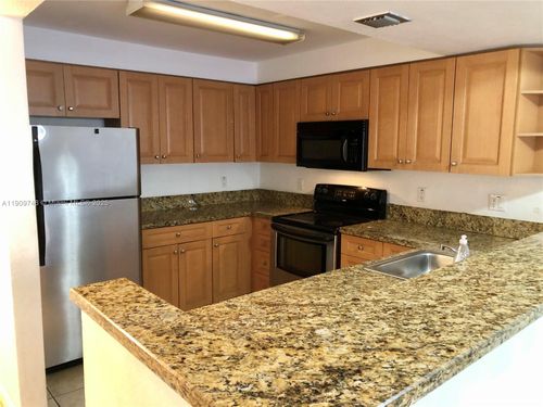 apt-102-5201 Geneva Way, Doral, FL, 33166-4616 | Card Image