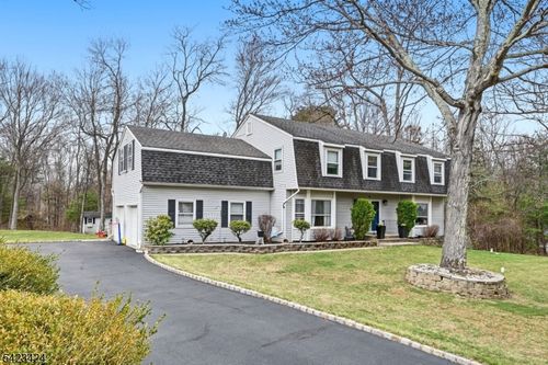 6 Robin Dr, Oak Ridge, NJ, 07438-9172 | Card Image