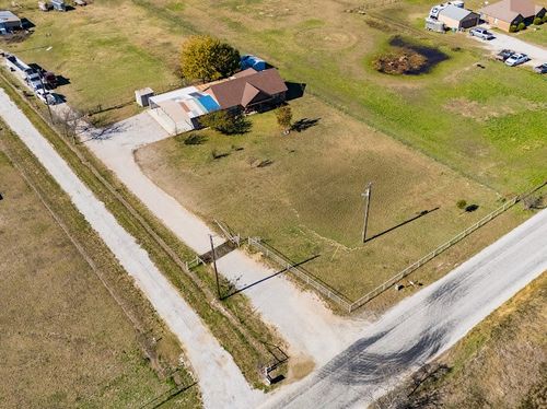 792 County Road 4213, Decatur, TX, 76234-8363 | Card Image