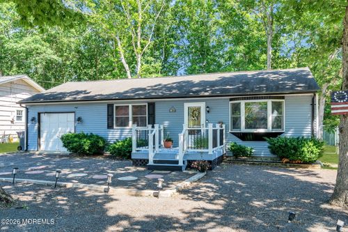 77 Lighthouse Dr, Manahawkin, NJ, 08050-2622 | Card Image