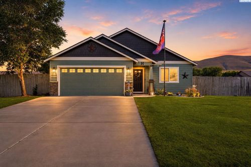 1105 Capri Ct., Benton City, WA, 99320 | Card Image