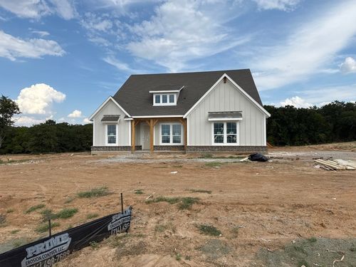 136 Oak Grove Way, Springtown, TX, 76082-0015 | Card Image
