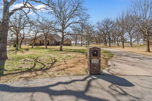 211 Pack Saddle Trail, Weatherford, TX, 76088 | Card Image