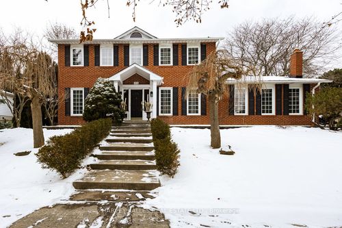 119 Abbeywood Trail, North York, ON, M3B3B6 | Card Image