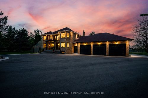 15 Estateview Cir, Brampton, ON, L6P0R3 | Card Image