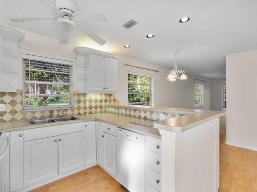 107-100 Spring Lake Dr, Vero Beach, FL, 32962-3090 | Card Image