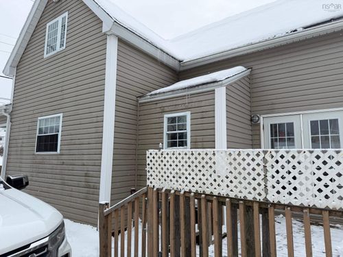 70 Fraser Ave, Sydney Mines, NS, B1V2C3 | Card Image