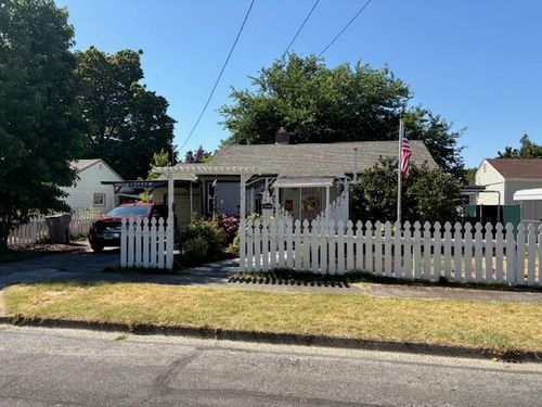 1041 Sw J St, Grants Pass, OR, 97526-2625 | Card Image