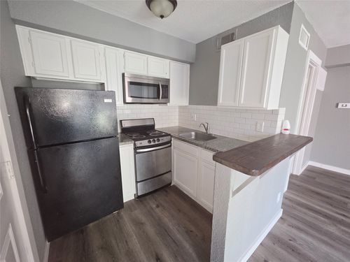 307-9801 Walnut St, Dallas, TX, 75243-2800 | Card Image