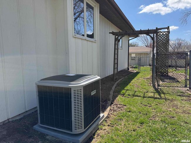 120 Basswood Rd, House other with 3 bedrooms, 3 bathrooms and null parking in Springfield IL | Image 38