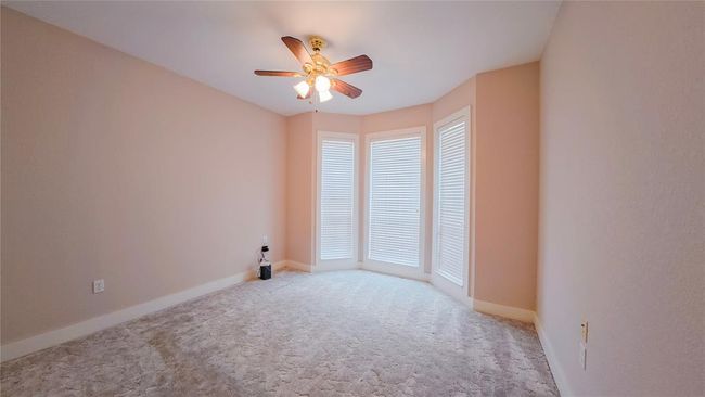 1212 W North St, House other with 3 bedrooms, 3 bathrooms and 2 parking in Louise TX | Image 37