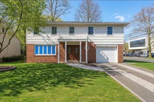 2 Pickwood Ln, Great Neck, NY, 11024-1710 | Card Image