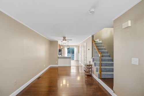 214 Fox Hollow Way, Manchester, NH, 03104-6408 | Card Image