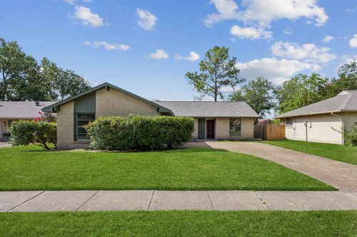 902 Spring Lake Dr, Garland, TX, 75043-5235 | Card Image