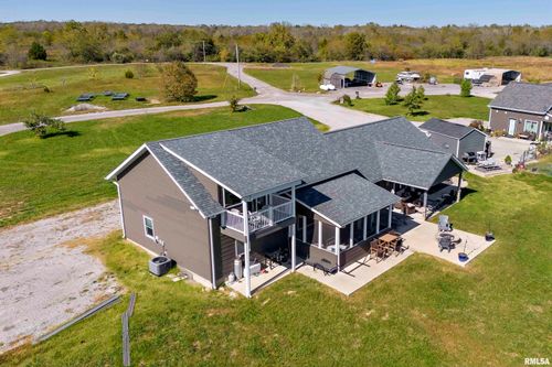 75 Bedrock Rdg, Elkville, IL, 62932-2490 | Card Image