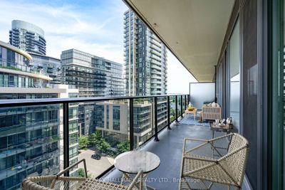 803 - 70 Annie Craig Dr, Condo with 1 bedrooms, 2 bathrooms and 1 parking in Etobicoke ON | Image 2