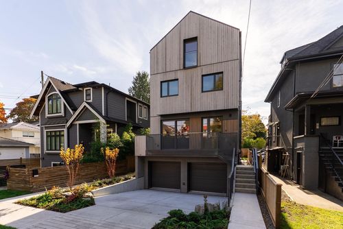 1-60 E 17th Ave, Vancouver, BC, V5V1A2 | Card Image