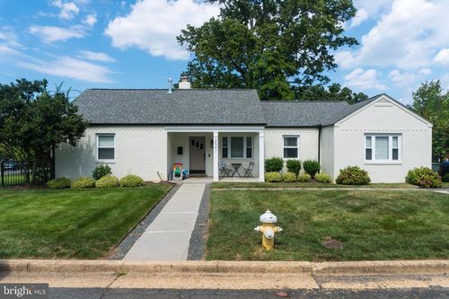 2501 Crest St, ALEXANDRIA, VA, 22302-2718 | Card Image