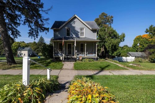 420 Vine St, Baraboo, WI, 53913-2960 | Card Image