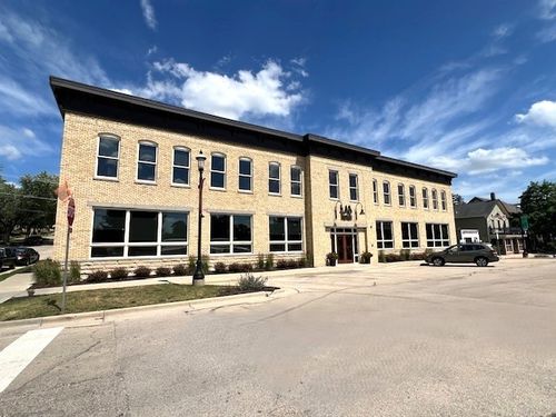 220 N River St, East Dundee, IL, 60118-1332 | Card Image