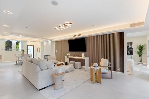 1108 Harrison St, Hollywood, FL, 33019-1510 | Card Image