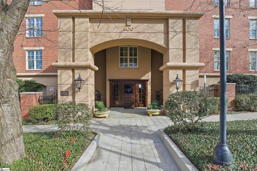 301-400 N Main St, Greenville, SC, 29601-2073 | Card Image