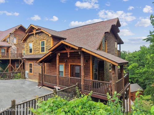 452 Alpine Mountain Way, Pigeon Forge, TN, 37863 | Card Image