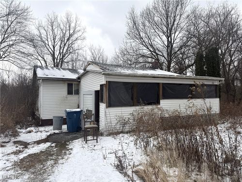 2194 Regina Rd, Akron, OH, 44320-2428 | Card Image