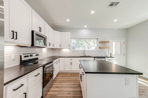 2-811 Nevada St, San Antonio, TX, 78203-1531 | Card Image