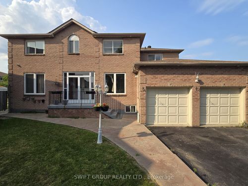 18 Samson Crt, Brampton, ON, L6Y3M4 | Card Image