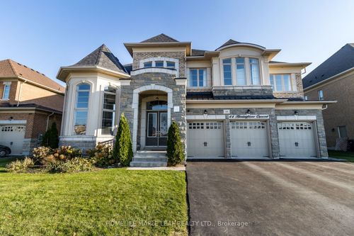 44 Herringbone Cres, Brampton, ON, L6P4B8 | Card Image