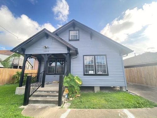 1305 Munger St, Houston, TX, 77023-3538 | Card Image