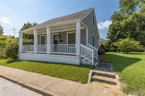 499 Roberts St, Ste Genevieve, MO, 63670-1136 | Card Image