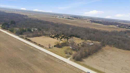 1077 Butler Ave, Fairbank, IA, 50629-8517 | Card Image