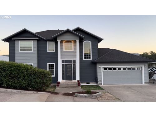 2375 Nw Lila Ct, Roseburg, OR, 97471-1740 | Card Image